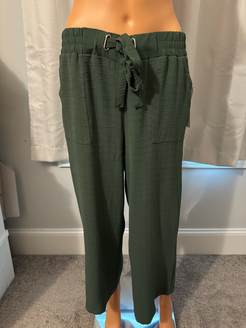 Cool Chloe & Jasmine size L olive green tie waist wide leg cropped pants new